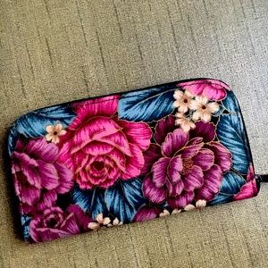 Flower wallet